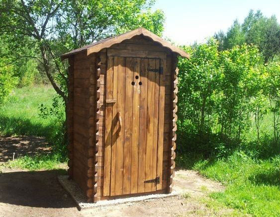 Туалет из дерева